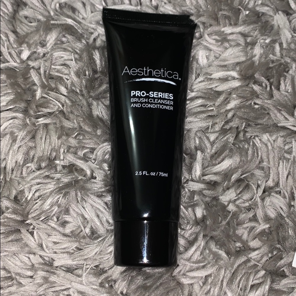 Aesthetica pro series brush cleanser NWT